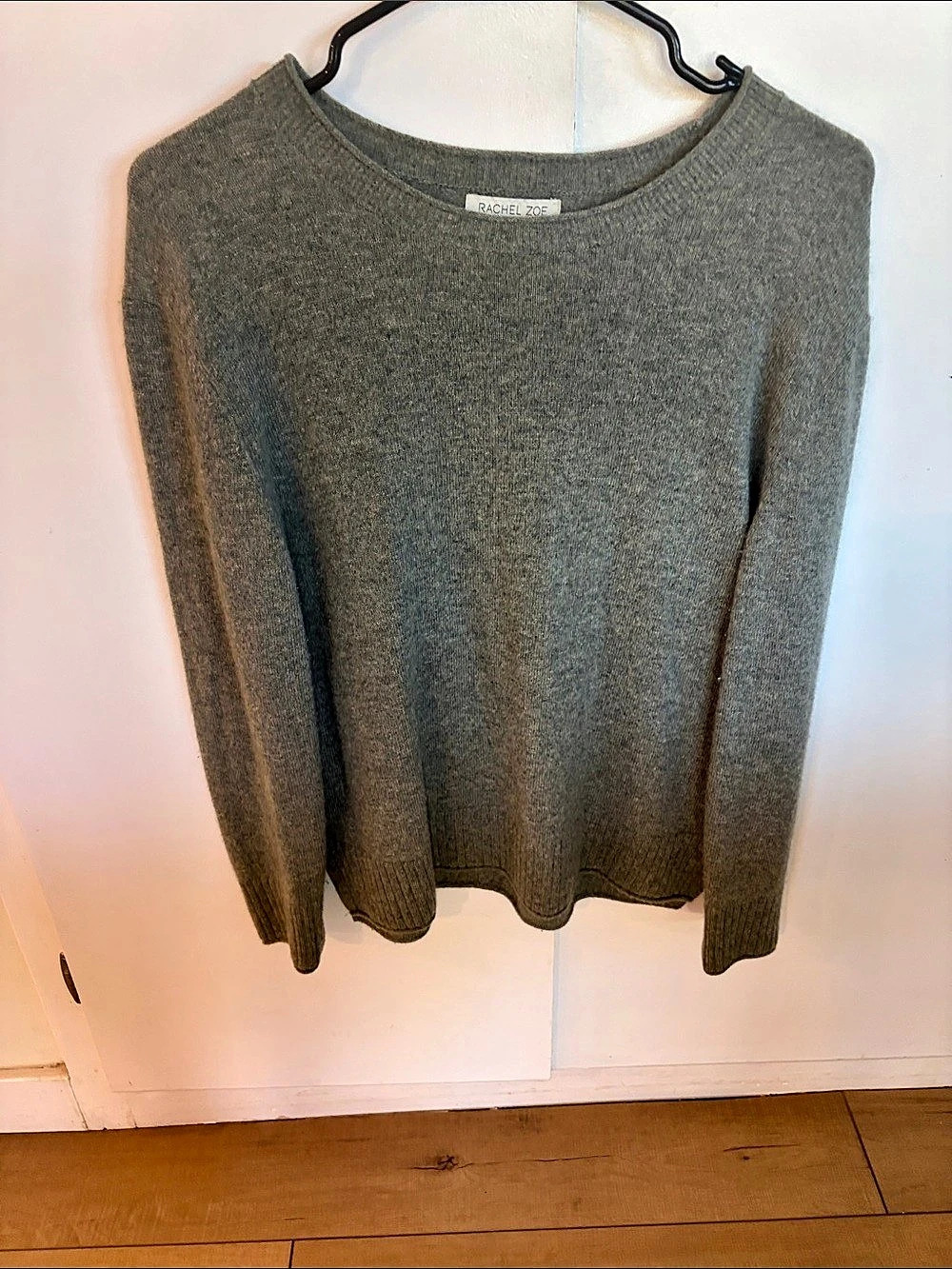 Rachel Zoe Cashmere Crew Neck Sweater in green Size Medium Like New
